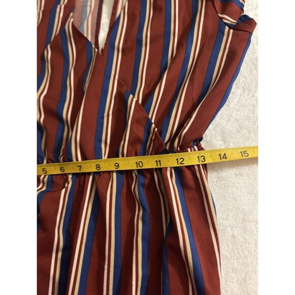 Charlotte Russe Women’s Burgundy Striped Jumpsuit Romper Size Medium Open Back - Picture 10 of 13